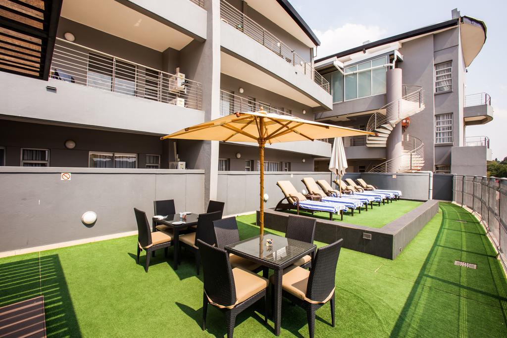Genesis All-Suite Hotel Йоханесбург Екстериор снимка